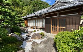 民泊 あざし はなれ1棟貸し 母屋 2部屋貸 Open In January 2024, Minpaqu Azashi